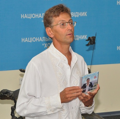 Пісні композитора опубліковані у збірнику "Шкільнi романи"