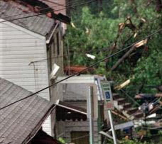 F1 Tornado touches down on Mt. Washington