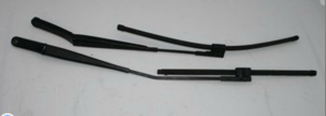 First windscreen wipers fitted to a motorcar