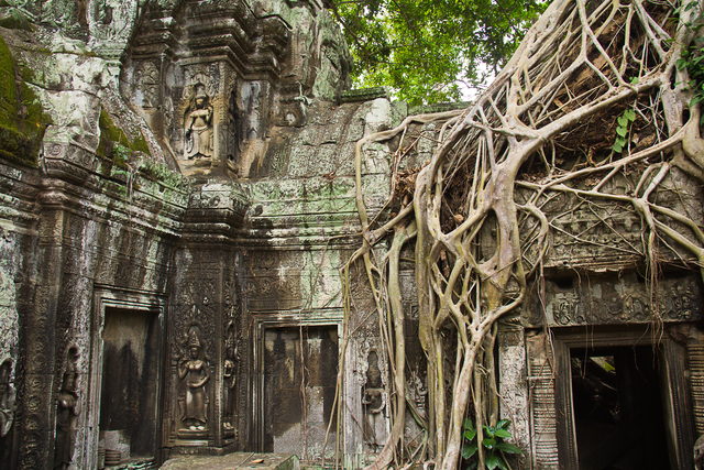 Khmers abandon Angkor. The location of Angkor is forgotten for centuries afterwards