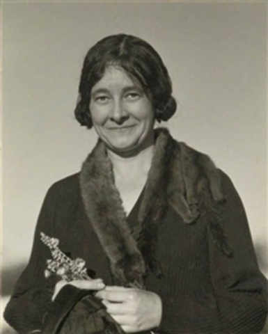 Her mother dies in Charlottesville