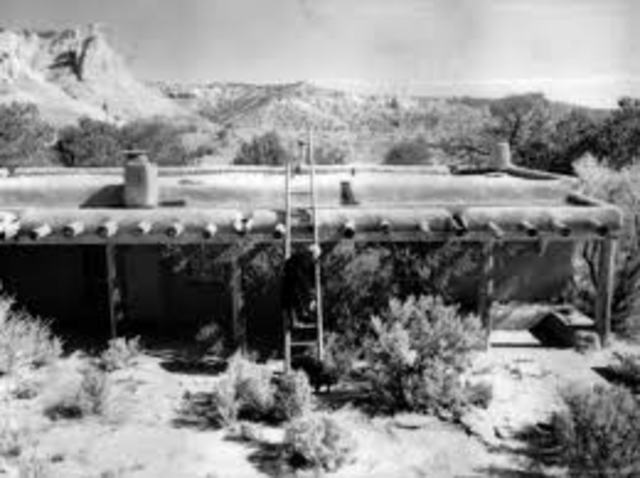 Visits Ghost Ranch, a dude ranch north of Abiquius, New Mexico for the first time