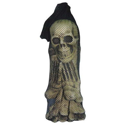 Goes With Pilate to bury her father