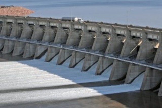 Garrison Spillway opened for first time in its history