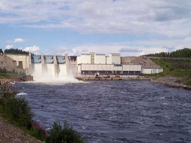 Första vattenkraftverket