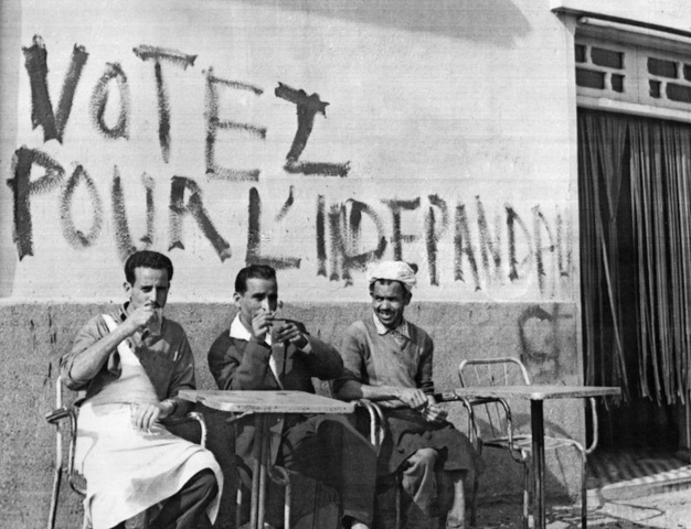 Francia: grazie ad un referendum, Charles De Gaulle ottiene pieni poteri per negoziare con i nazionalisti algerini