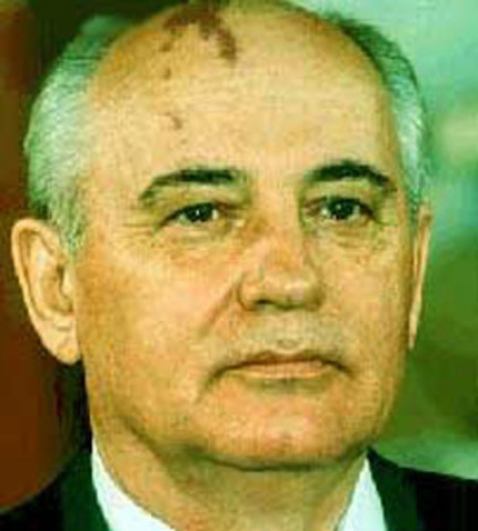 Gorbacev diventa presidente dell'URSS