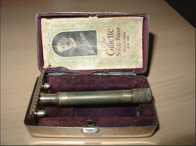 Safety razor, Camp Guillette