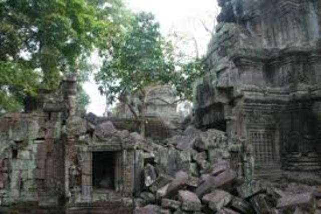 Khmers Abandon Angkor.