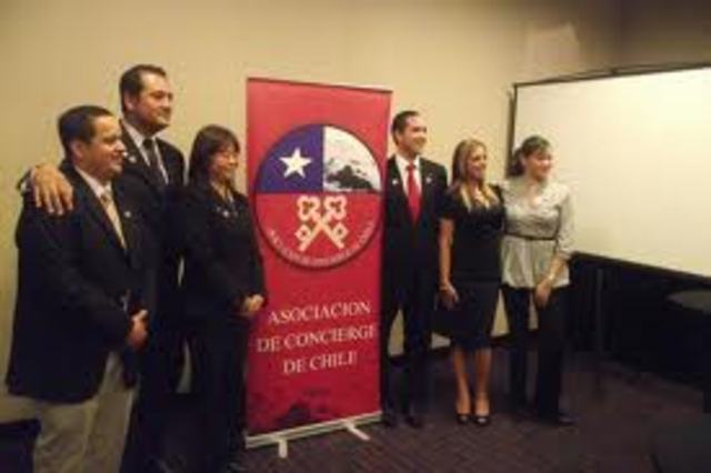 CUATRO NUEVOS CONCIERGES RECIBIERON SUS LAVES DE ORO