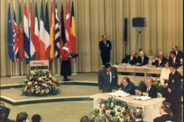 AMPLIACIÓN DE LA UE