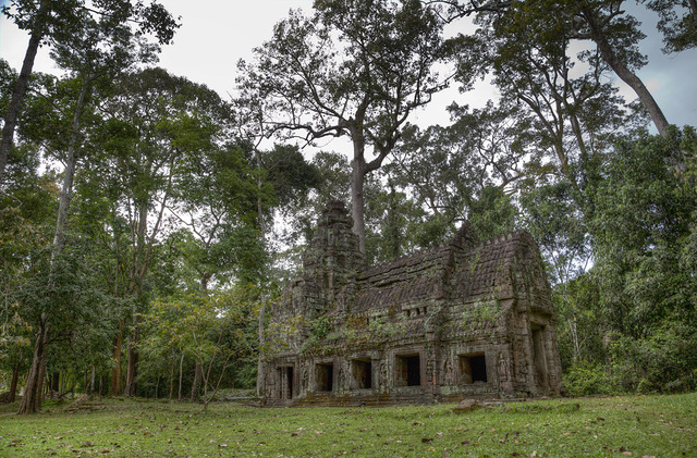 Angkor is abandoned