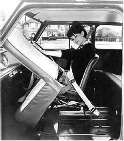 Se introducen las regulaciones a las emisiones.