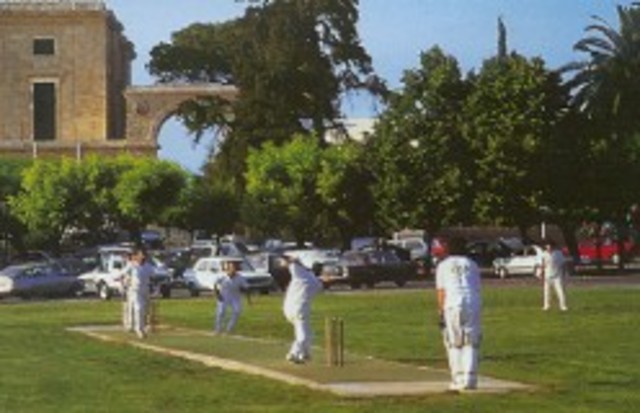 Louis Golding remarks on a Corfiot youth playing cricket