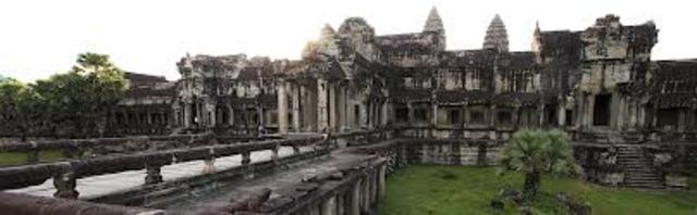 Thai army attacks Angkor
