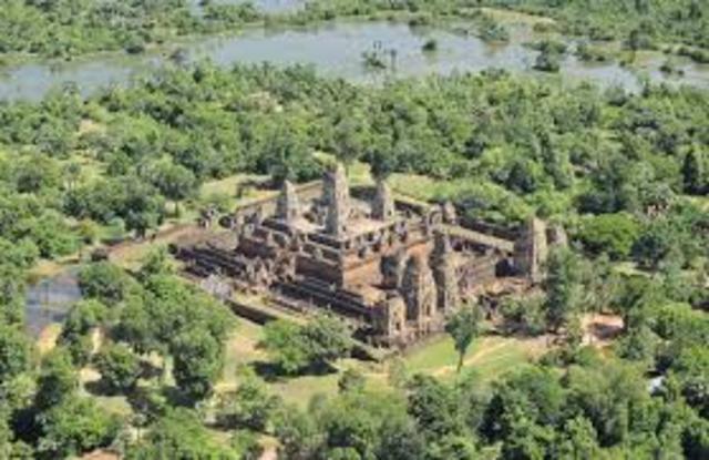 Khmers abandon Angkor!