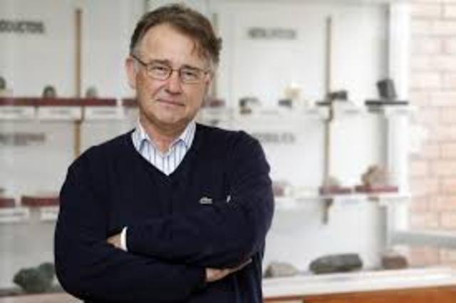 Lluís fontloté (catedratico del 7 septiembre de 1882) de minerología de la univercidad de ginebra