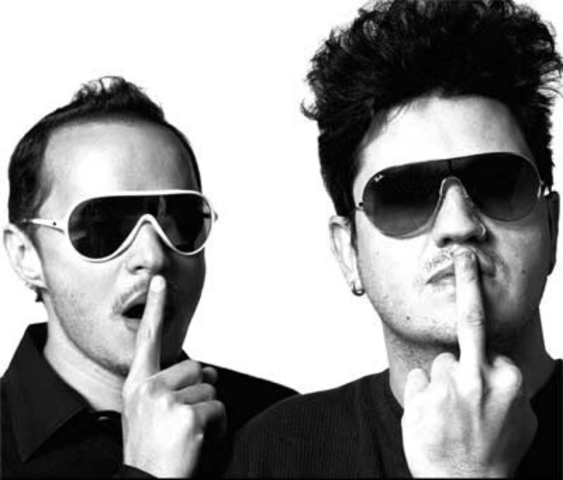 Plastilina Mosh, Molotov, Bajo Fondo Una asistencia Masiva.