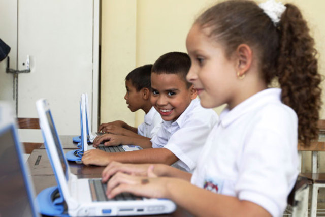 MI PRIMER CONTACTO CON LOS COMPUTADORES.