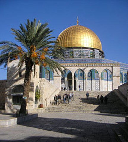 צופתה הכיפה בזהב