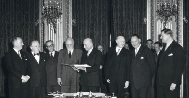 Treaty of Paris establishes European Coal and Steel Community ECSC.(CECA)
