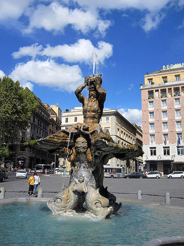 Fontana del Tritone by Bernini