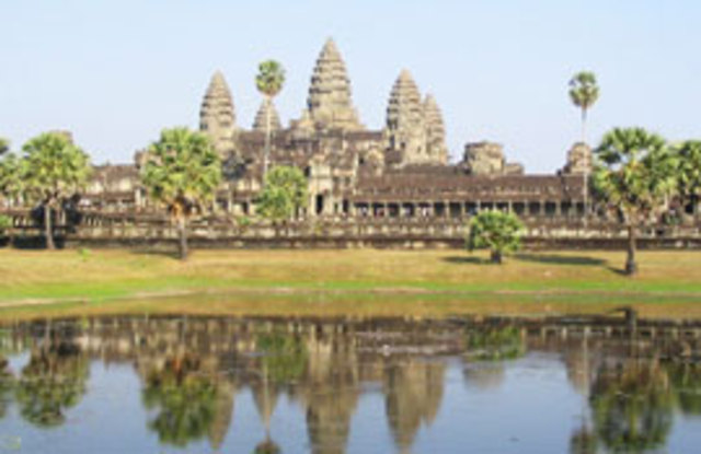 Angkor Tomb and Bayon Built