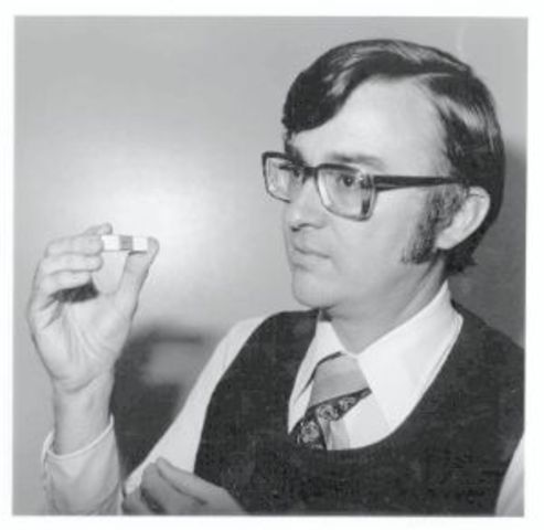 PRIMER MICROPROCESADOR