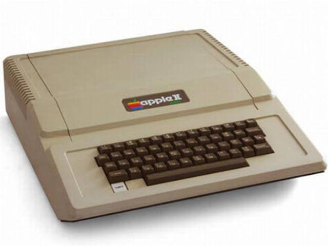Apple presenta el primer computador personal , el Apple II.
