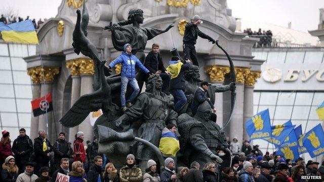 Ukraine protests: Thousands march through capital