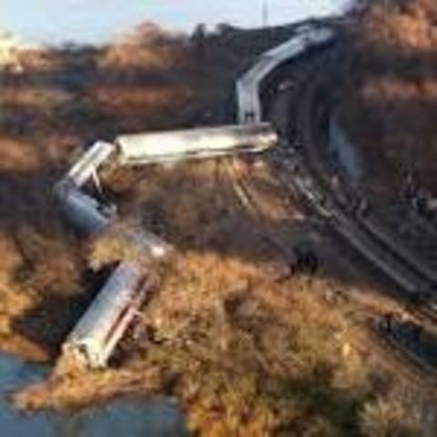 Train wreckage stretches NYC commute