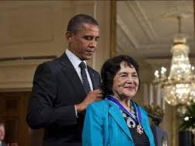Dolores receives the Medal of Freedom