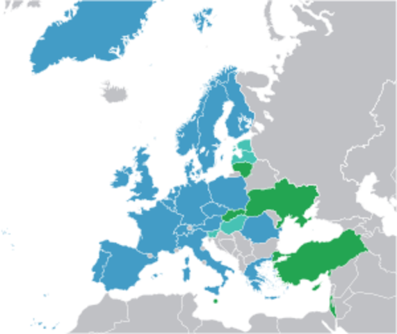 Greece becomes the ECs 10th member