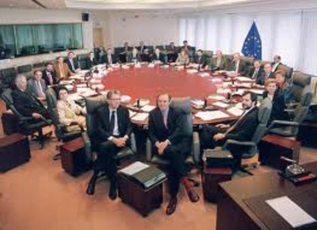 Crisis at the commission fraud and resignation