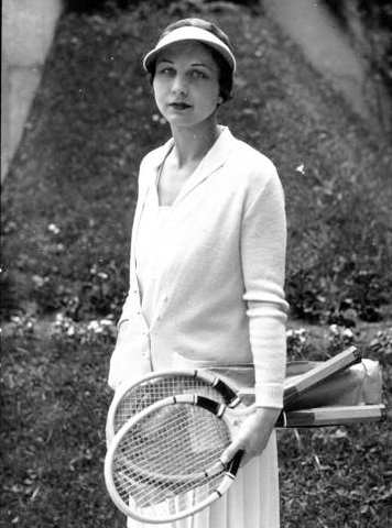 Helen Wilis Moody wins Wimbledon