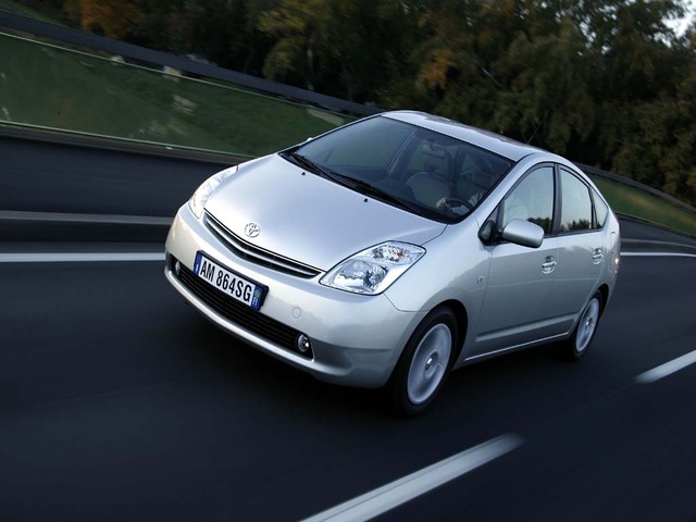 Hybrid Car Invented by Toyota