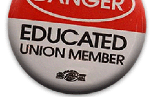 Government employees begin to organize