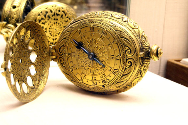 Peter Henlein invents the watch