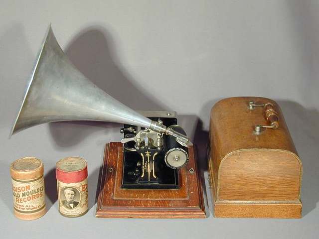 Первый фонограф