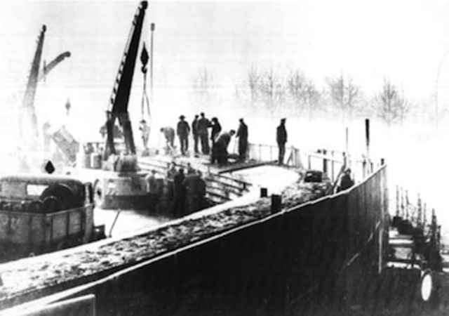 Construction du mur de Berlin