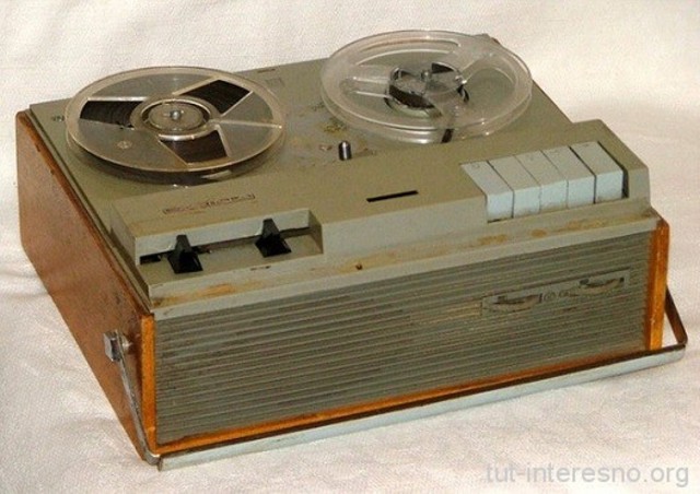 Магнитофон