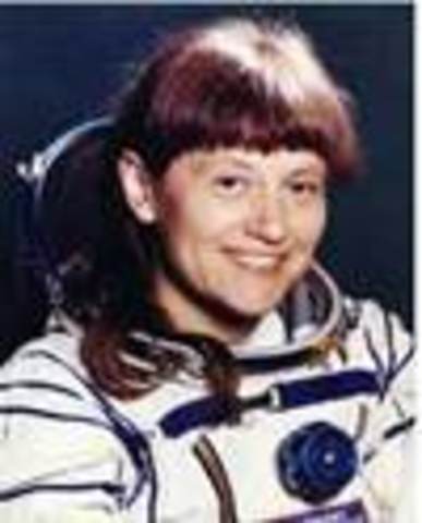 Космонавт Светлана Савицкая первой из женщин вышла в открытый космос