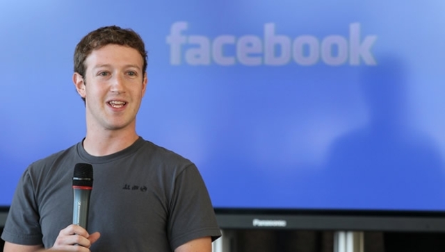 LANZAMIENTO DE FACEBOOK