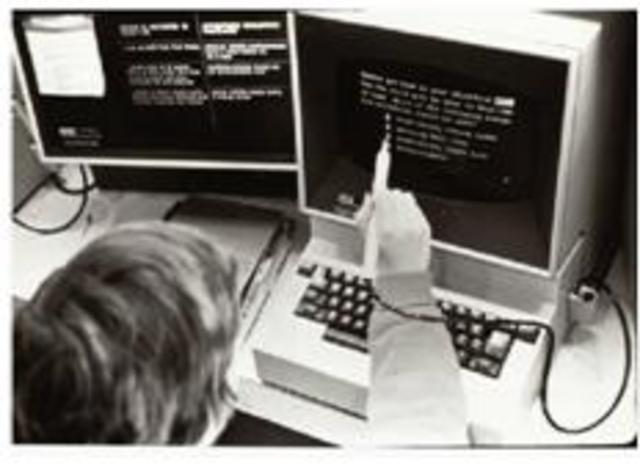 1958-Aparece el primer programa para la enseñanza dedicado a la aritmética binaria