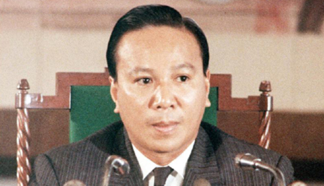 President Thieu resigns