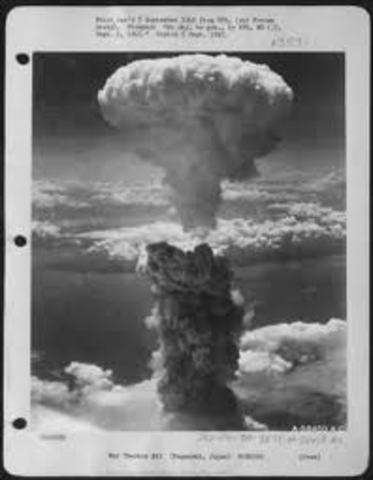 The United States drops an atomic bomb on Nagasaki.