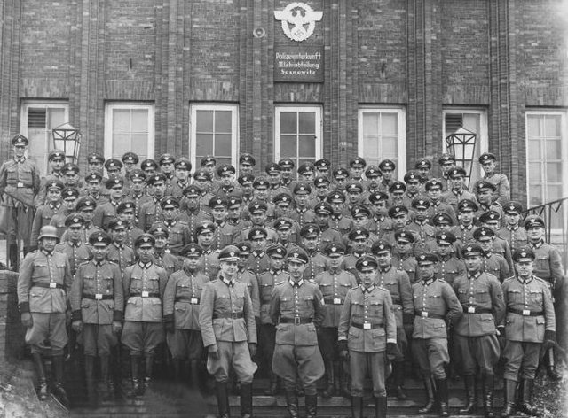 Vladek and his family relocated from Sosnowiec