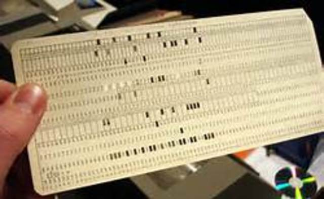 La primera targeta perforada