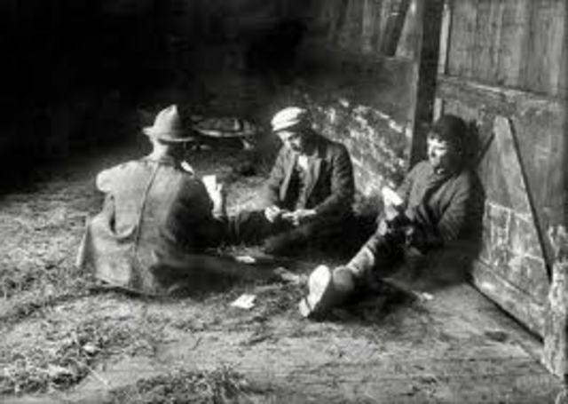 Montag joins a group of hobos who read books