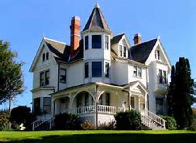 Montag heads to Faber's house